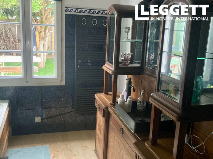 Image No.10-3 Bed House for sale