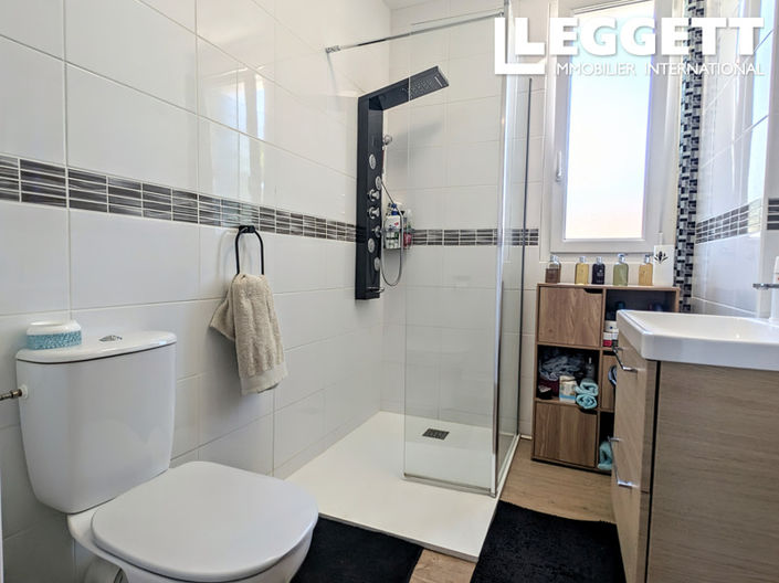 Image No.8-2 Bed House for sale