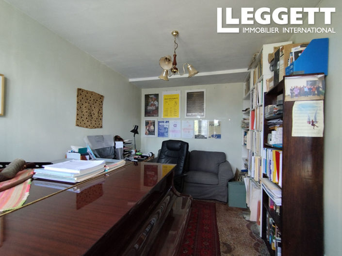 Image No.9-2 Bed House for sale