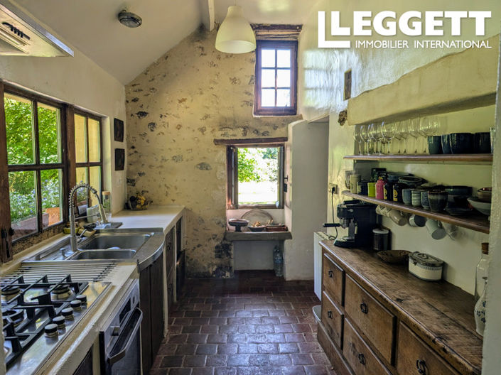 Image No.6-5 Bed House for sale