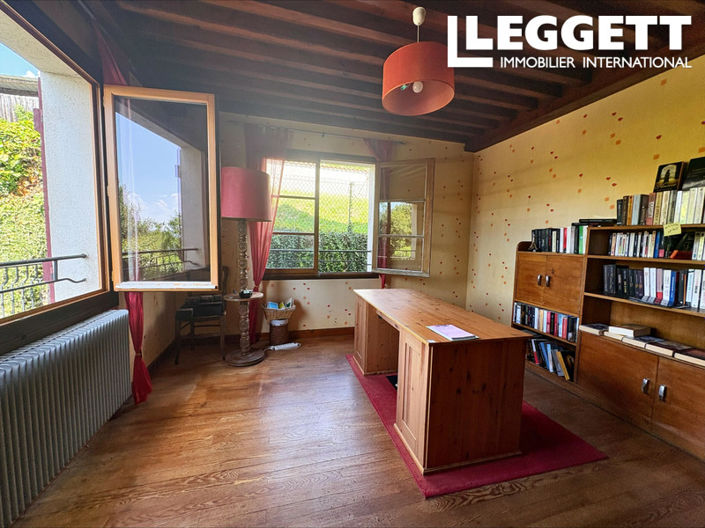 Image No.6-8 Bed House for sale