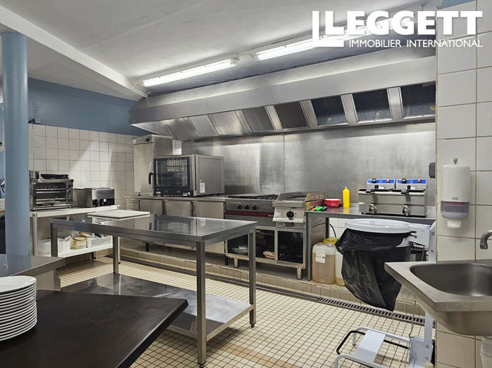 Image No.8-5 Bed Commercial for sale