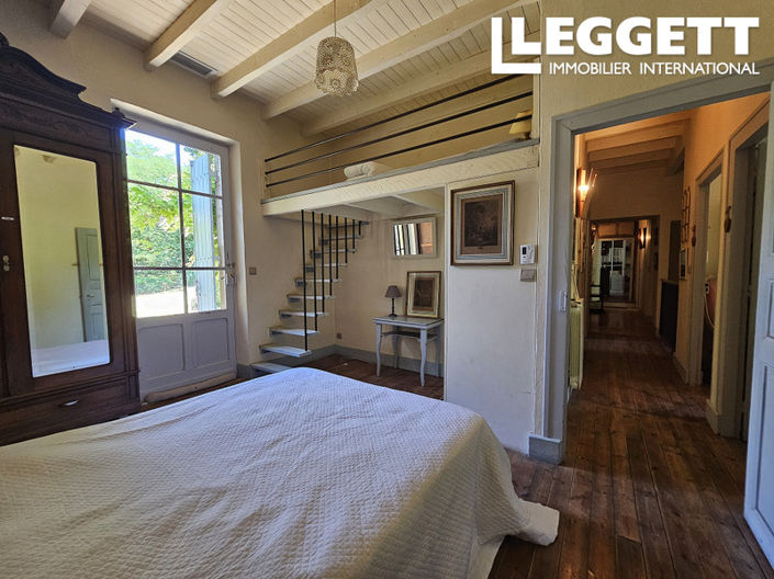 Image No.9-5 Bed House for sale