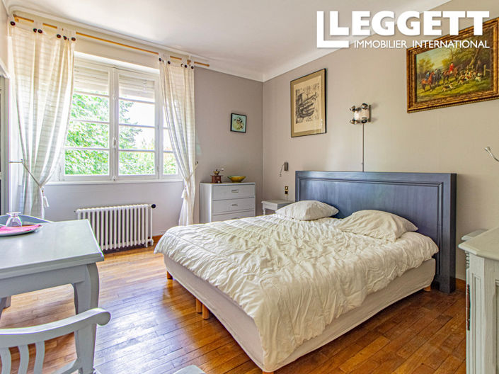 Image No.10-12 Bed House for sale