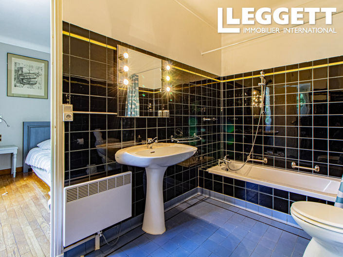 Image No.7-12 Bed House for sale