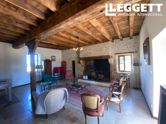 Image No.2-6 Bed House for sale