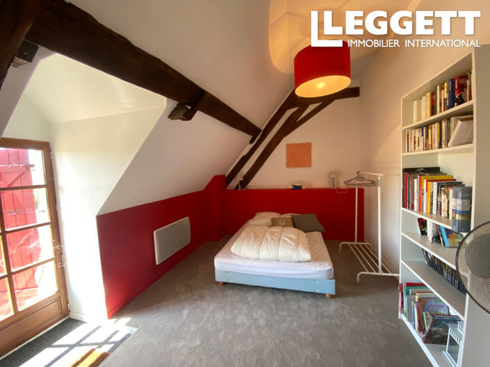 Image No.6-6 Bed House for sale