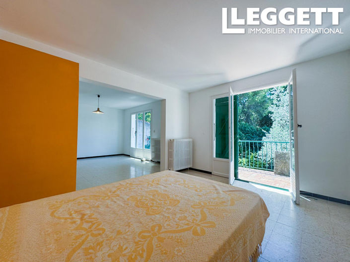 Image No.6-5 Bed House for sale