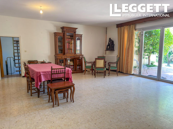 Image No.9-5 Bed House for sale