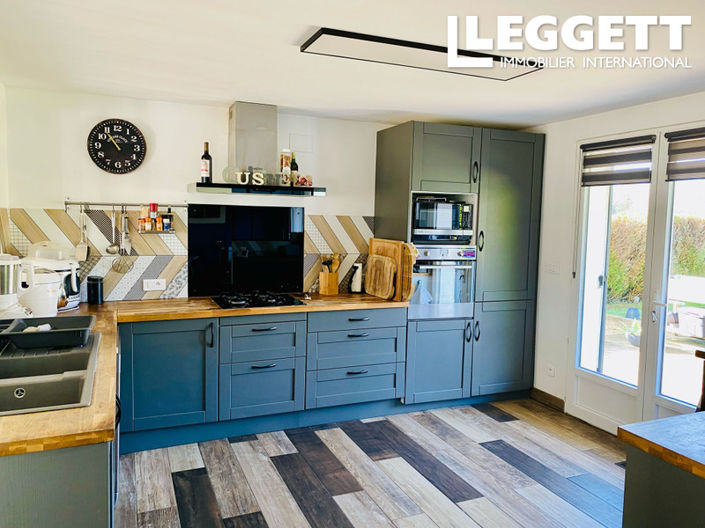 Image No.5-6 Bed House for sale