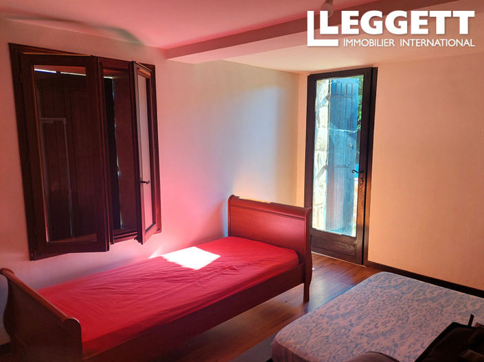 Image No.10-6 Bed House for sale