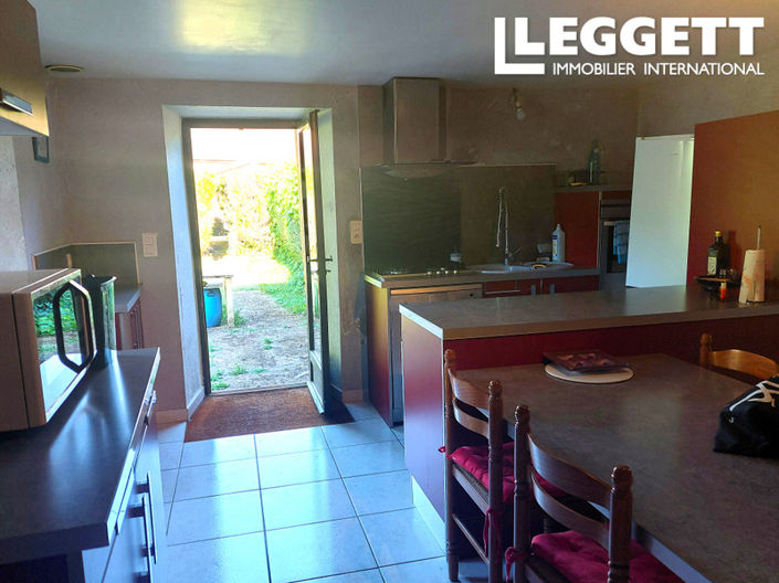 Image No.8-6 Bed House for sale