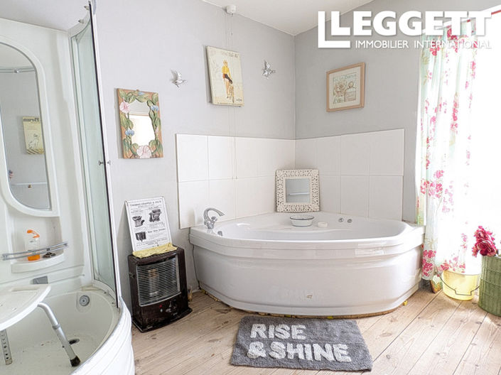 Image No.5-2 Bed House for sale