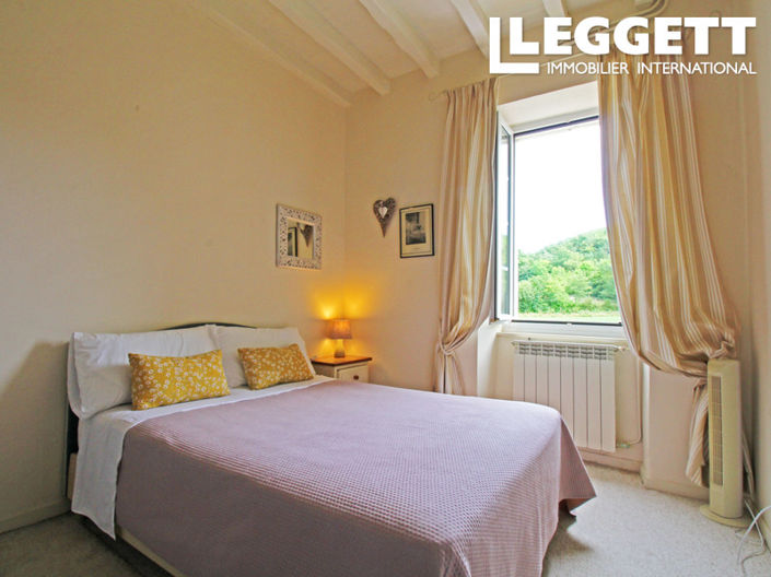 Image No.8-13 Bed House for sale