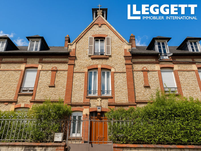 Image No.1-8 Bed House for sale