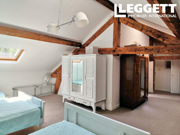 Image No.10-7 Bed House for sale