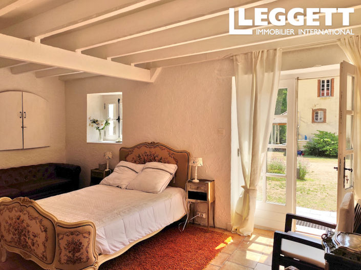 Image No.8-7 Bed House for sale