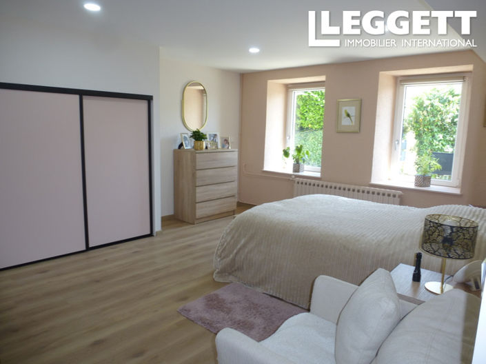 Image No.9-4 Bed House for sale