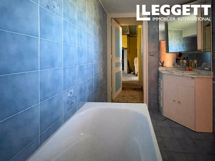 Image No.10-2 Bed House for sale