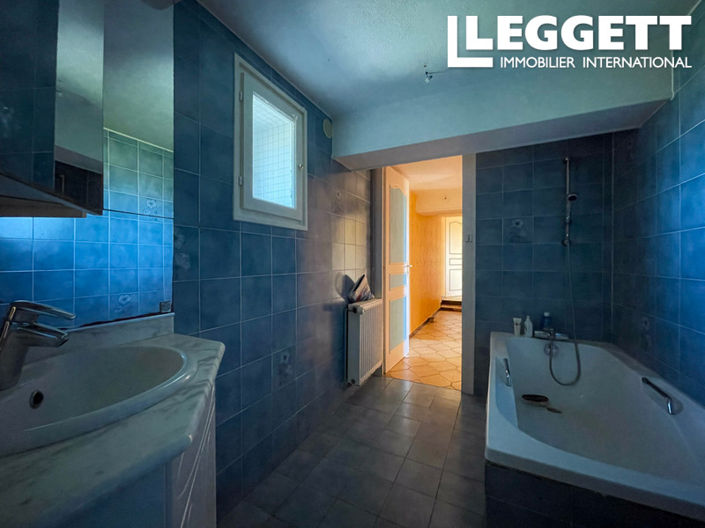 Image No.8-2 Bed House for sale