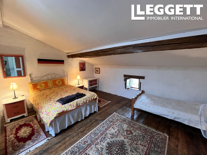 Image No.9-8 Bed House for sale