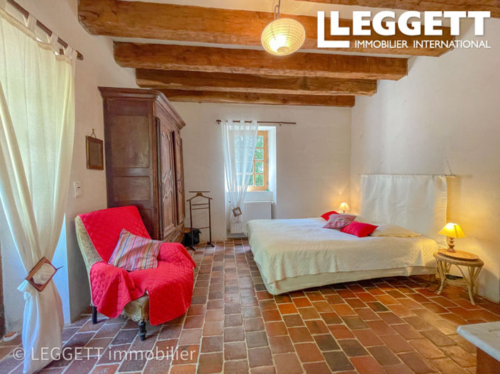 Image No.7-4 Bed House for sale