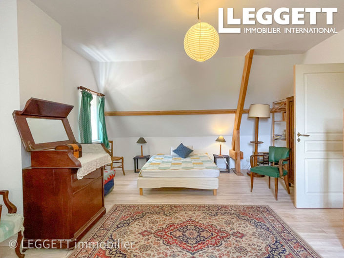 Image No.8-4 Bed House for sale