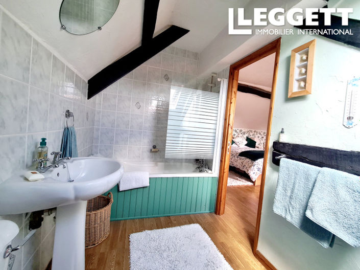 Image No.7-5 Bed House for sale