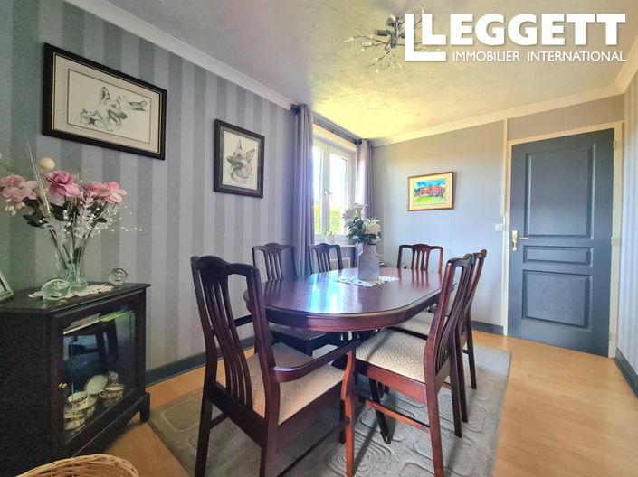 Image No.9-5 Bed House for sale