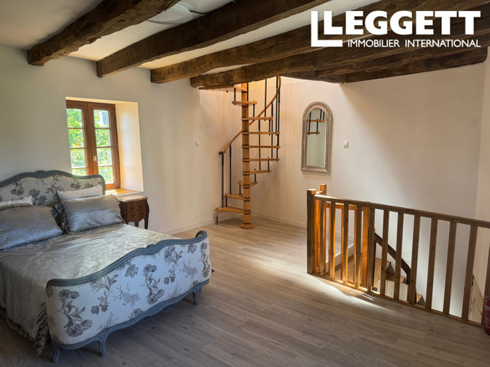 Image No.10-3 Bed House for sale