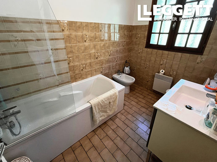 Image No.8-4 Bed House for sale