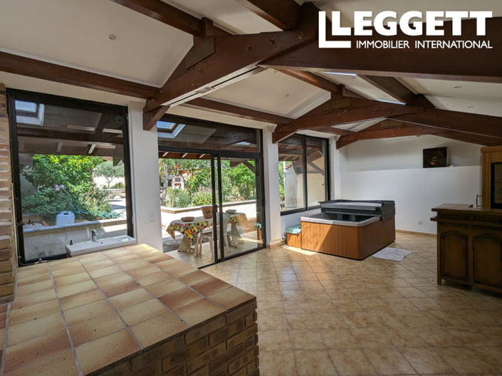 Image No.9-3 Bed House for sale