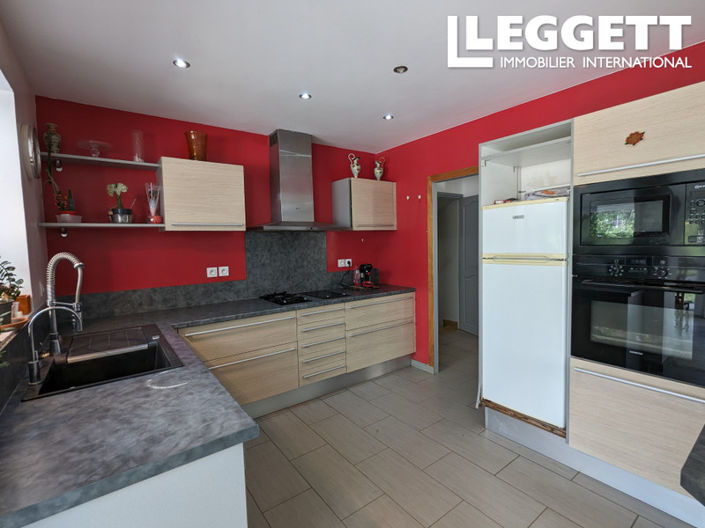 Image No.8-3 Bed House for sale