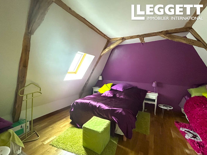 Image No.10-3 Bed House for sale