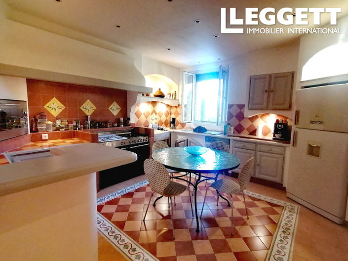 Image No.6-5 Bed House for sale