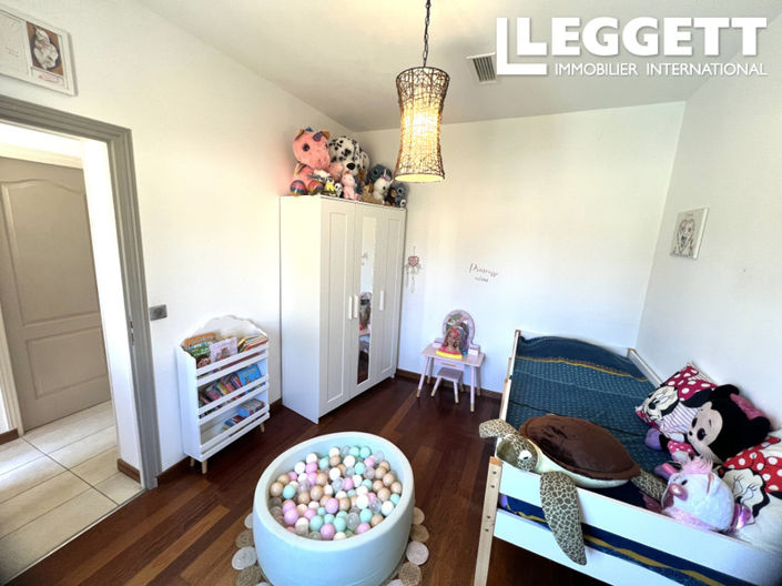 Image No.6-3 Bed House for sale