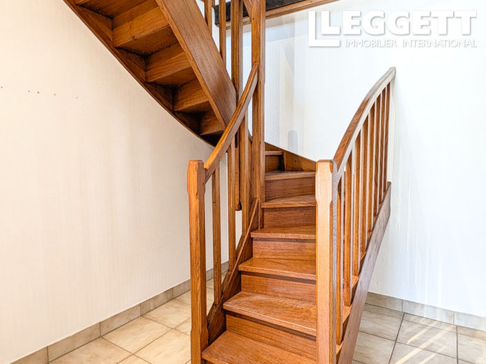 Image No.6-4 Bed House for sale