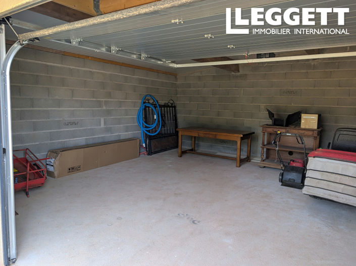 Image No.8-4 Bed House for sale