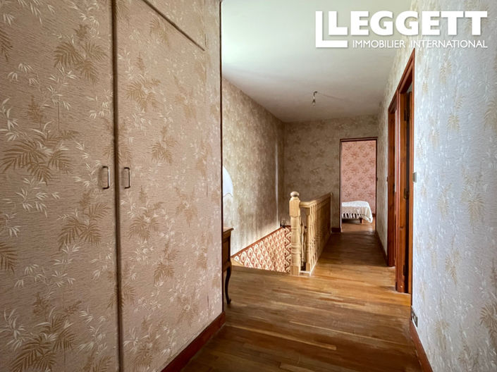 Image No.10-6 Bed House for sale