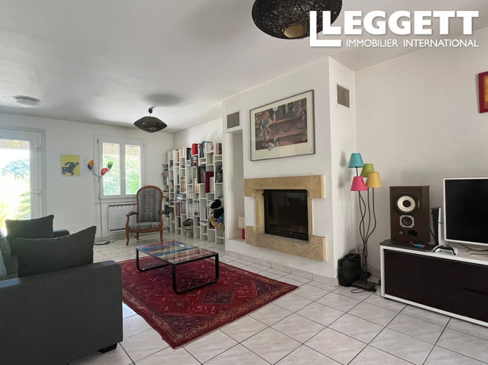 Image No.2-4 Bed House for sale