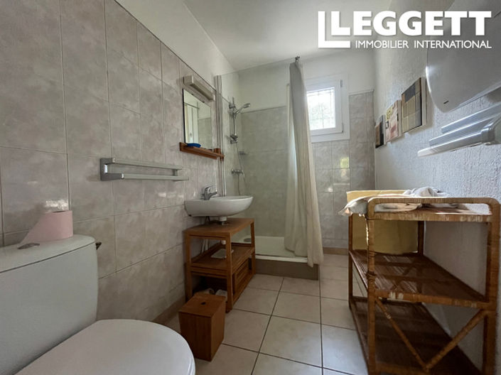 Image No.8-4 Bed House for sale