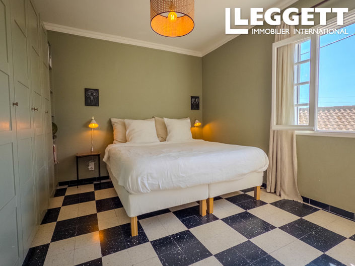 Image No.10-4 Bed House for sale