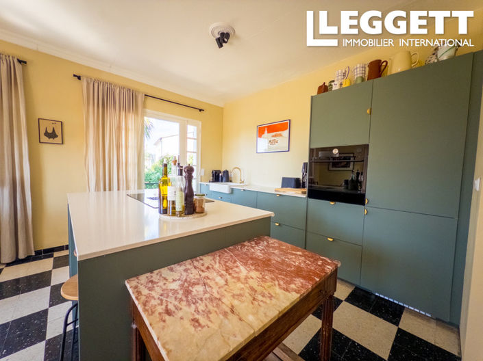 Image No.8-4 Bed House for sale