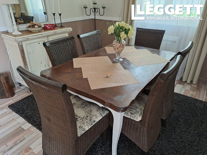 Image No.8-17 Bed House for sale