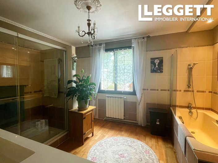 Image No.9-5 Bed House for sale