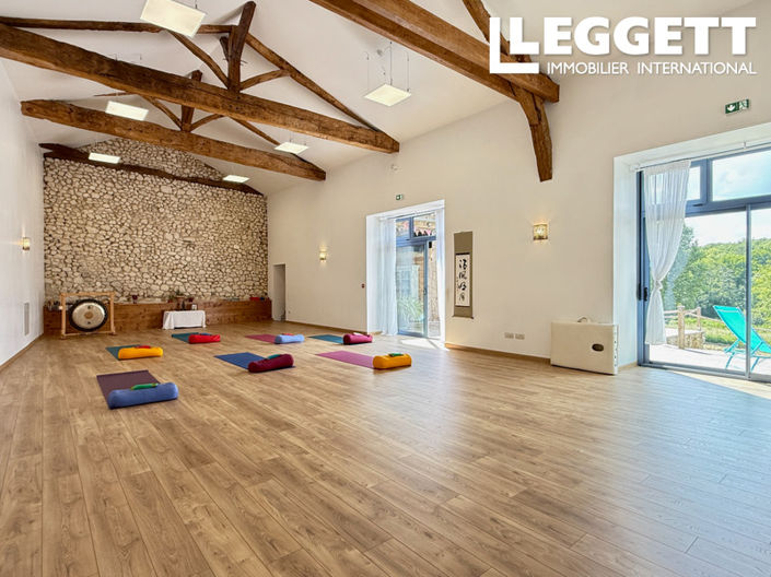 Image No.4-8 Bed House for sale