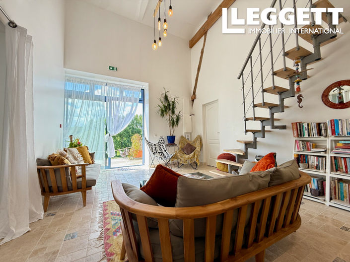 Image No.5-8 Bed House for sale