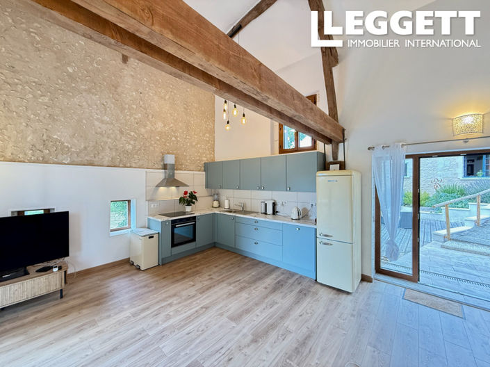 Image No.6-8 Bed House for sale