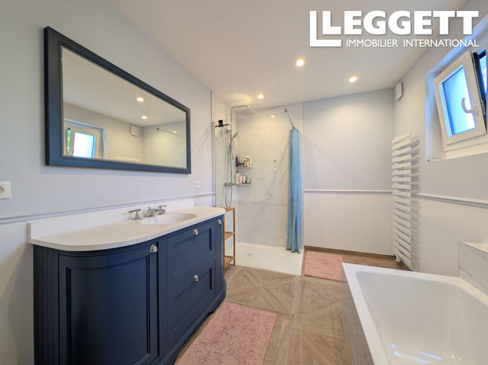 Image No.8-3 Bed House for sale