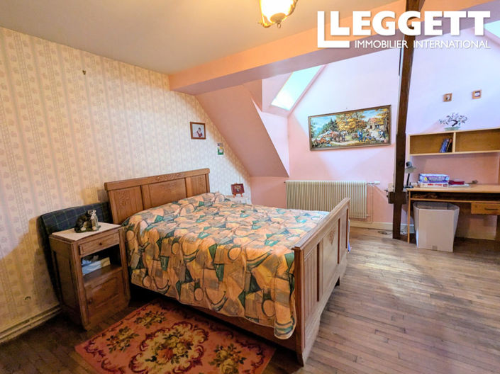 Image No.6-5 Bed House for sale